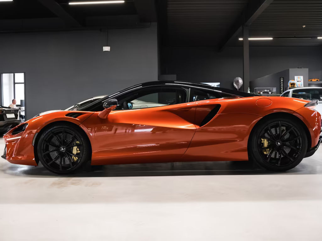 McLaren Artura Lift-Tech.Pack-Prac.Pack-B&W-Steuer!