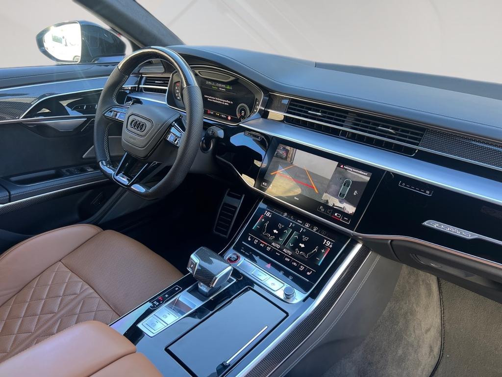 Audi S8