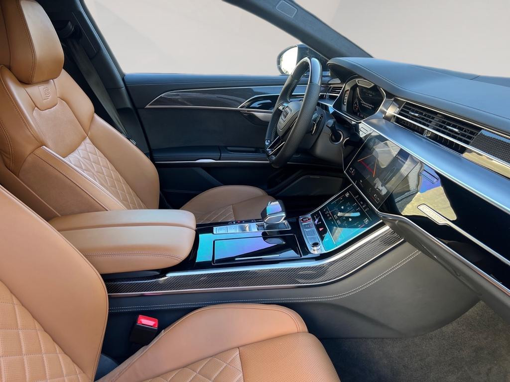 Audi S8