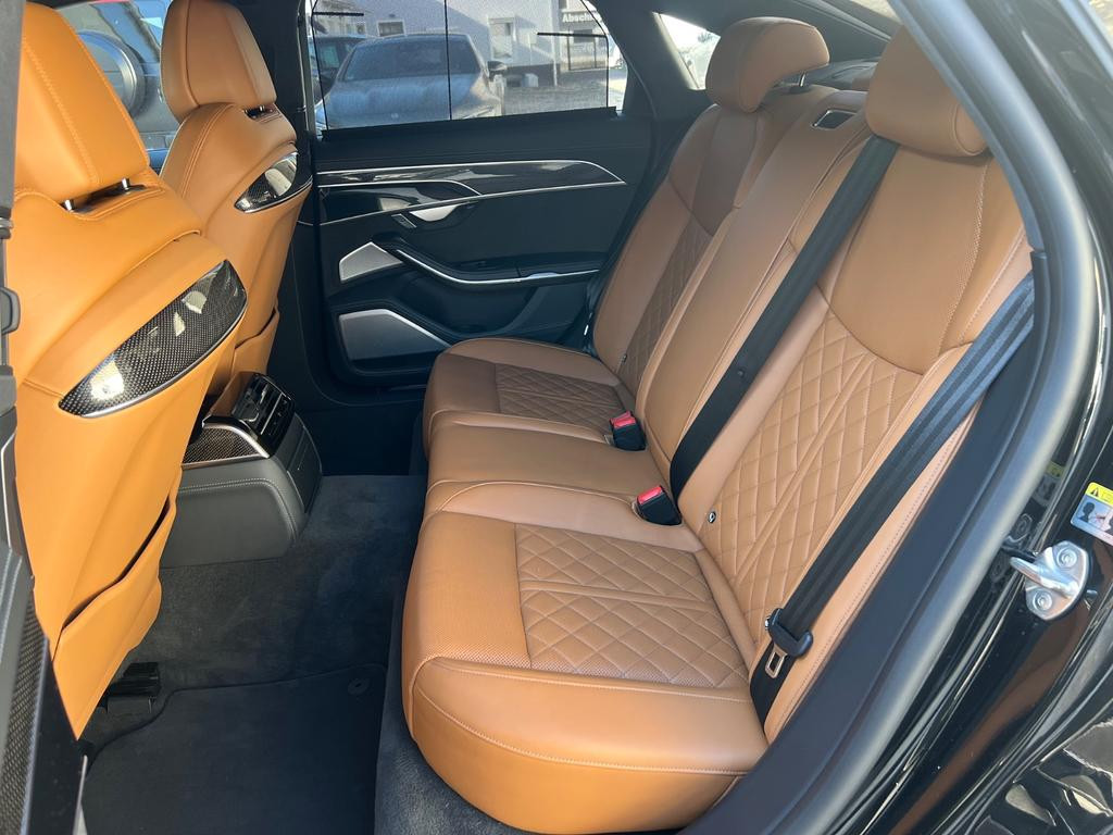 Audi S8