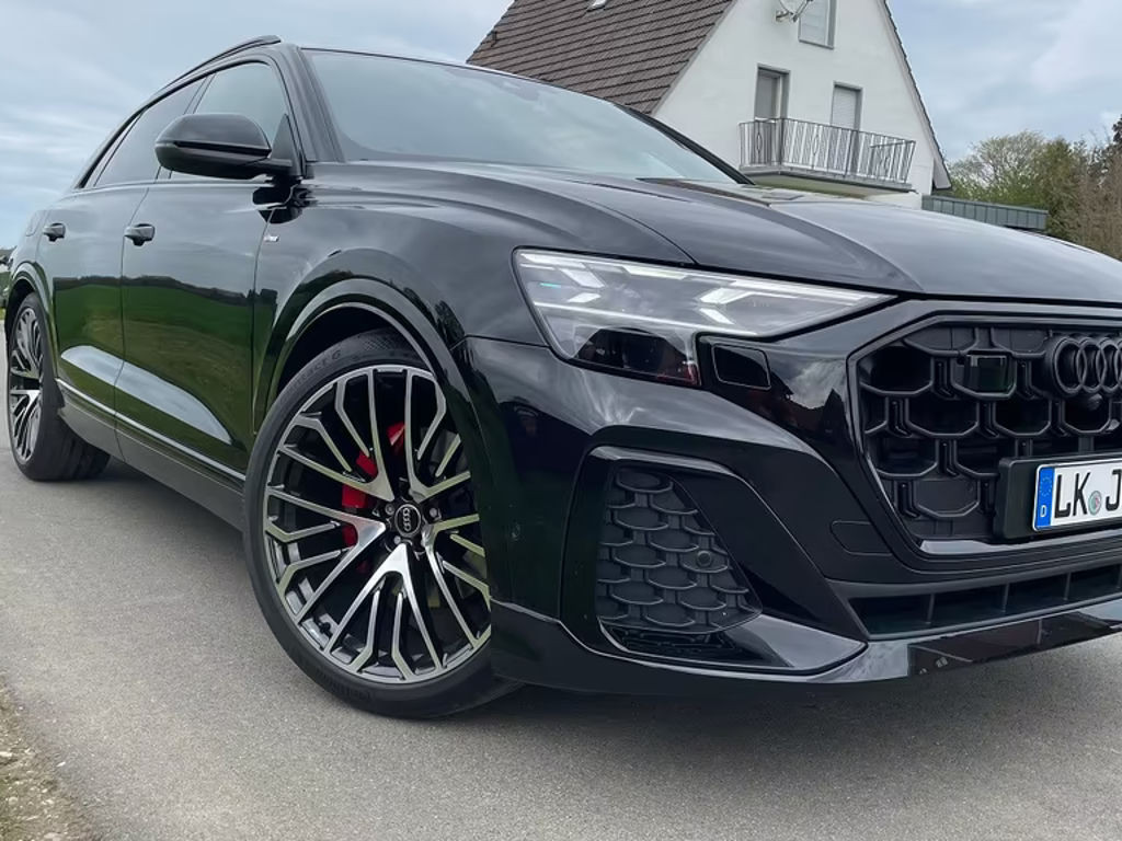 Audi Q8 S-Line