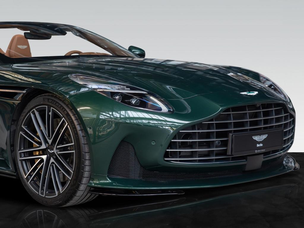 Aston Martin DB12