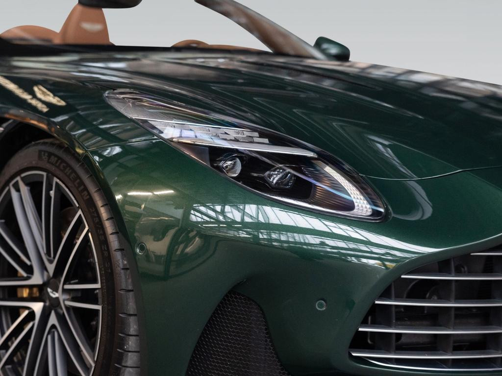 Aston Martin DB12