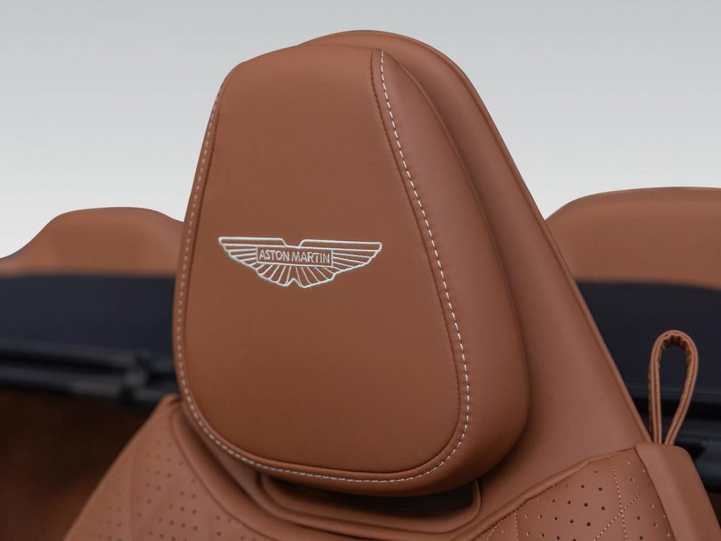 Aston Martin DB12