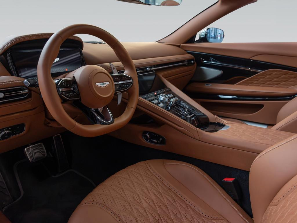 Aston Martin DB12
