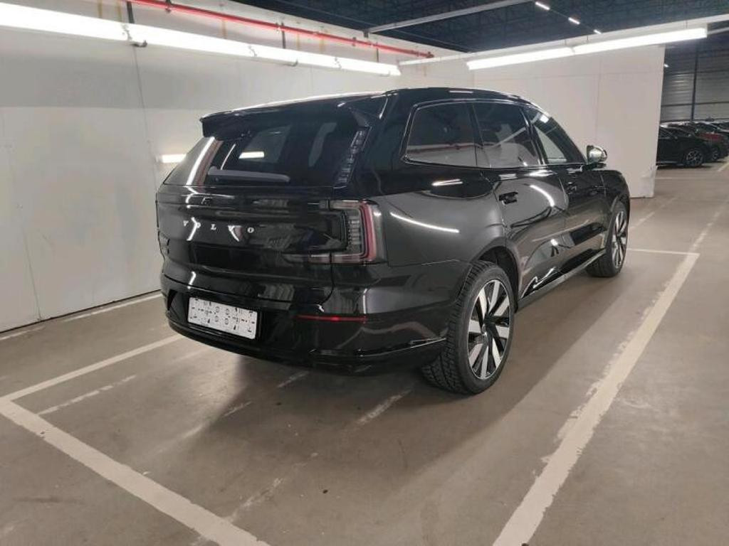 Volvo EX90