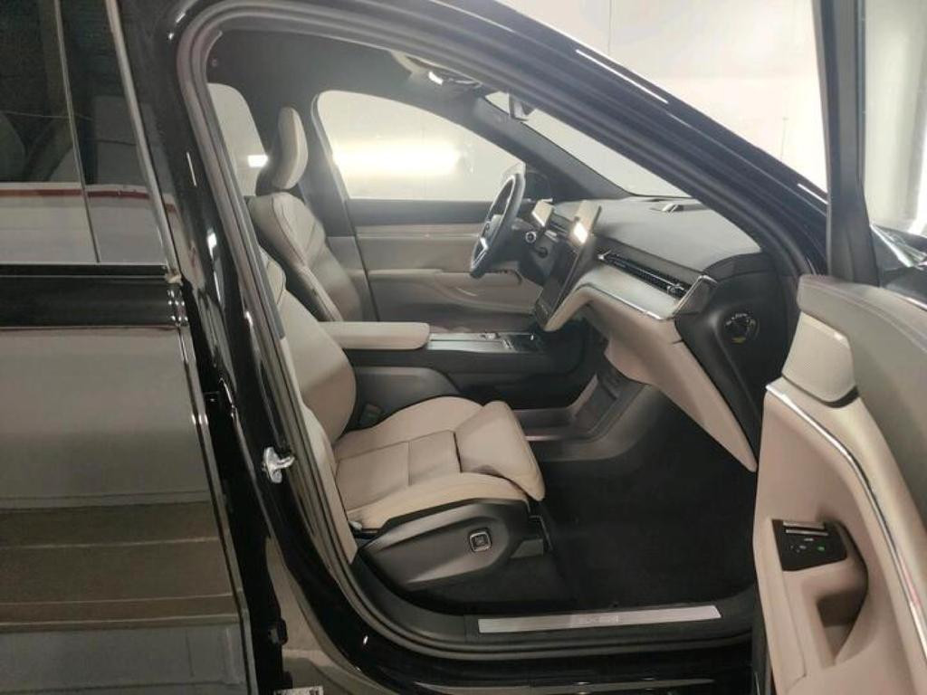 Volvo EX90