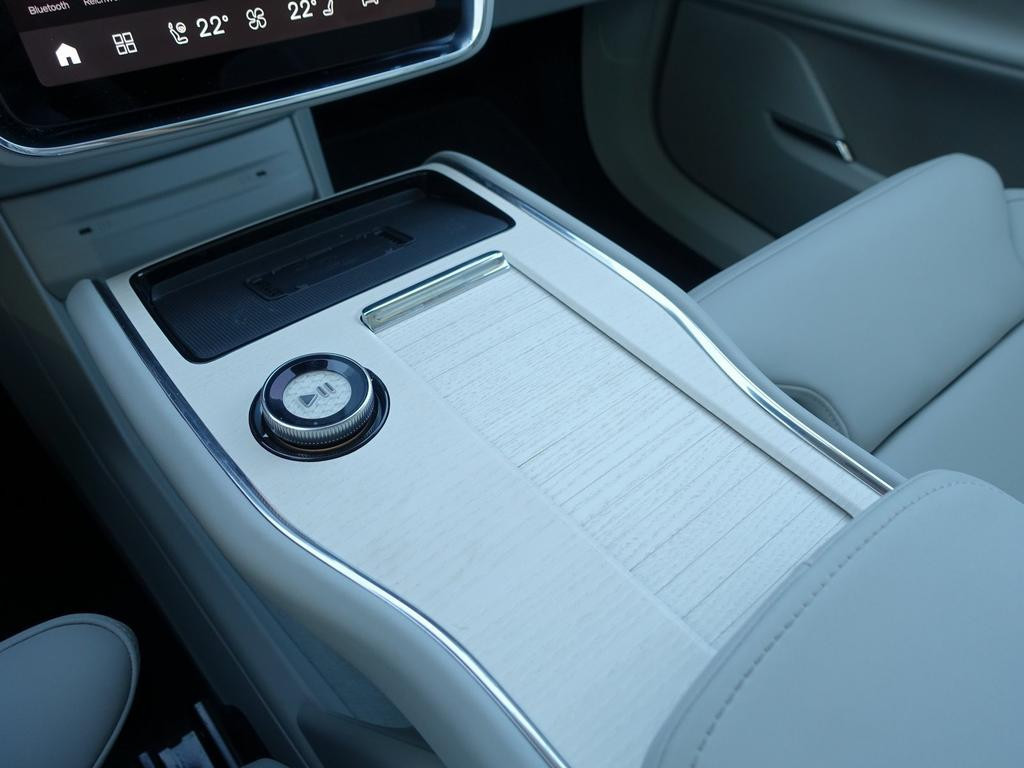 Volvo EX90