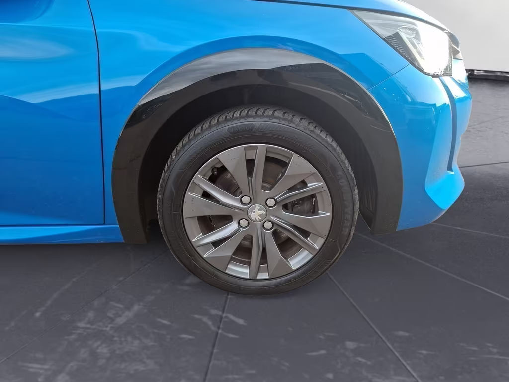 Peugeot e-208