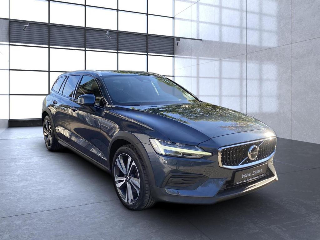 Volvo V60 Cross Country AWD Plus