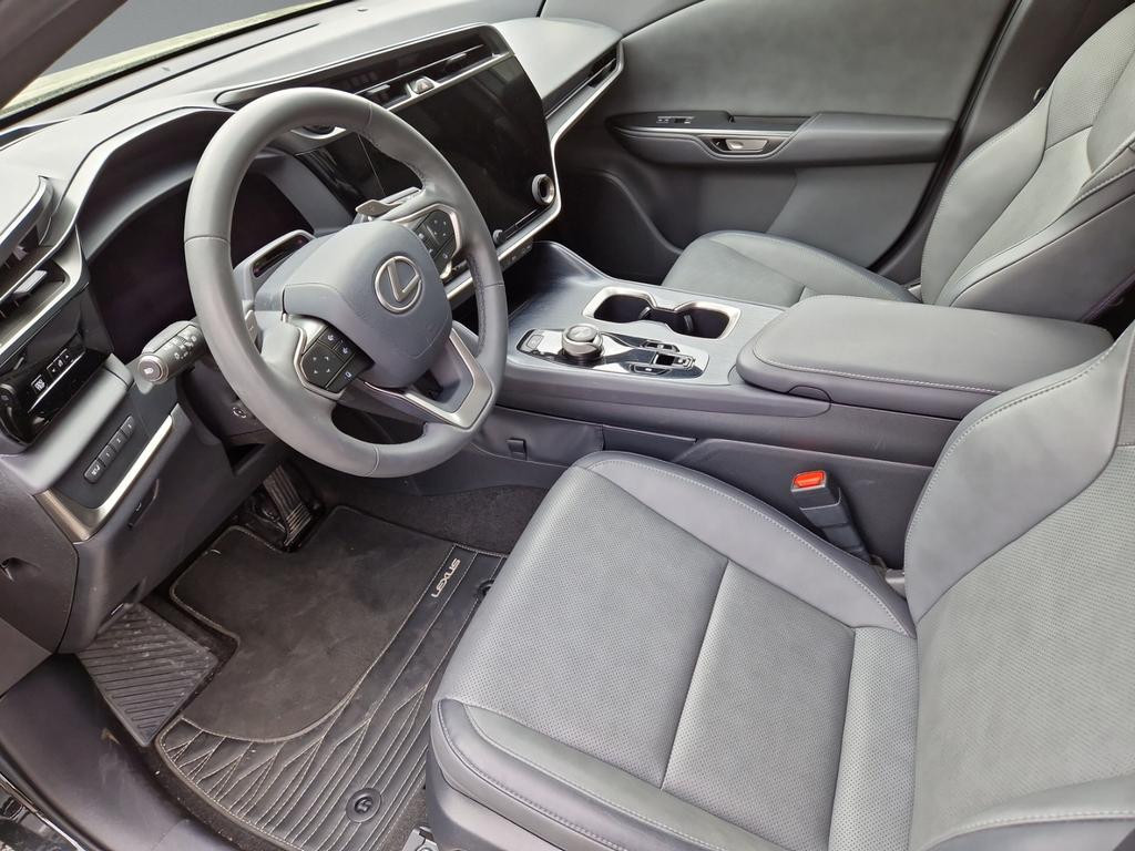Lexus RZ