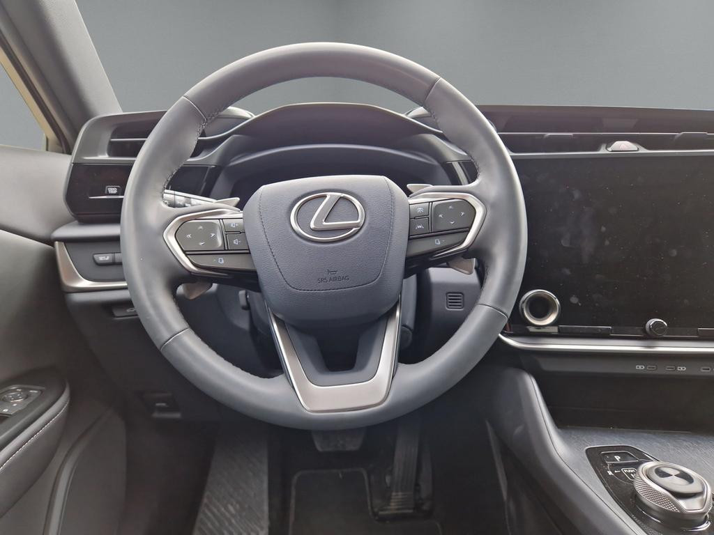 Lexus RZ