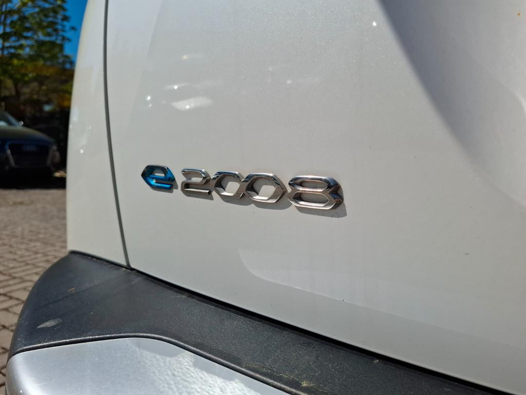 Peugeot e-2008
