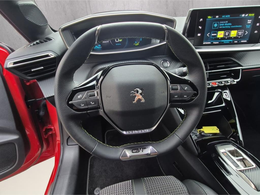 Peugeot e-208