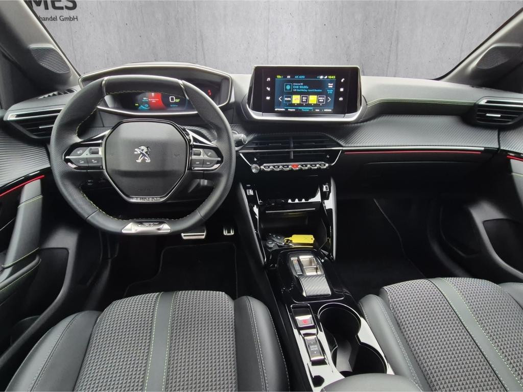 Peugeot e-208