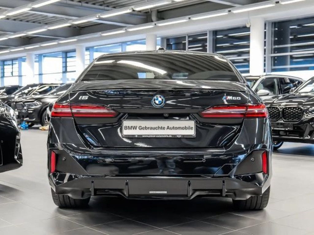 BMW i5