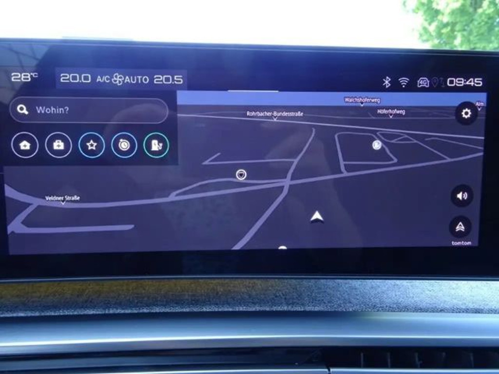 Peugeot E-3008
