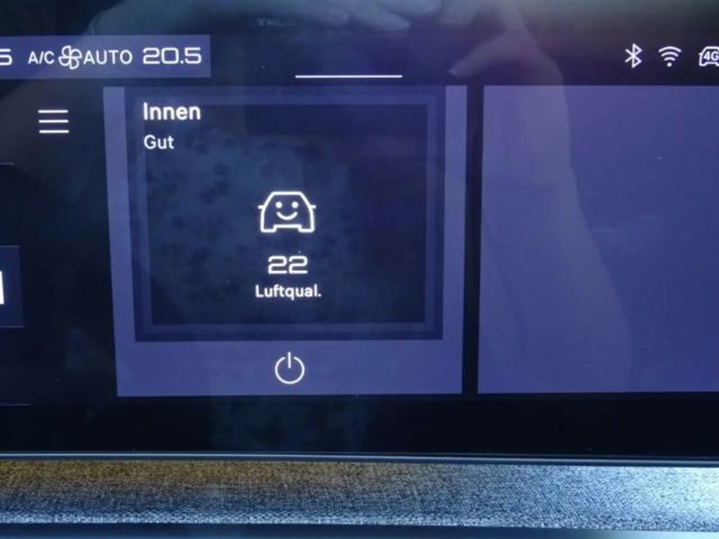Peugeot E-3008