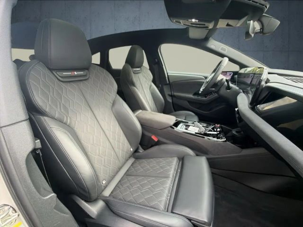 Audi S6 e-tron