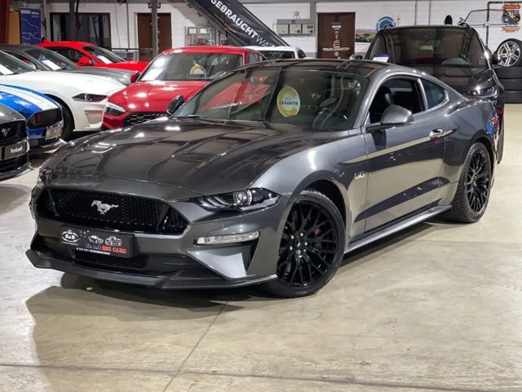 Ford Mustang Fastback GT 5.0 V8