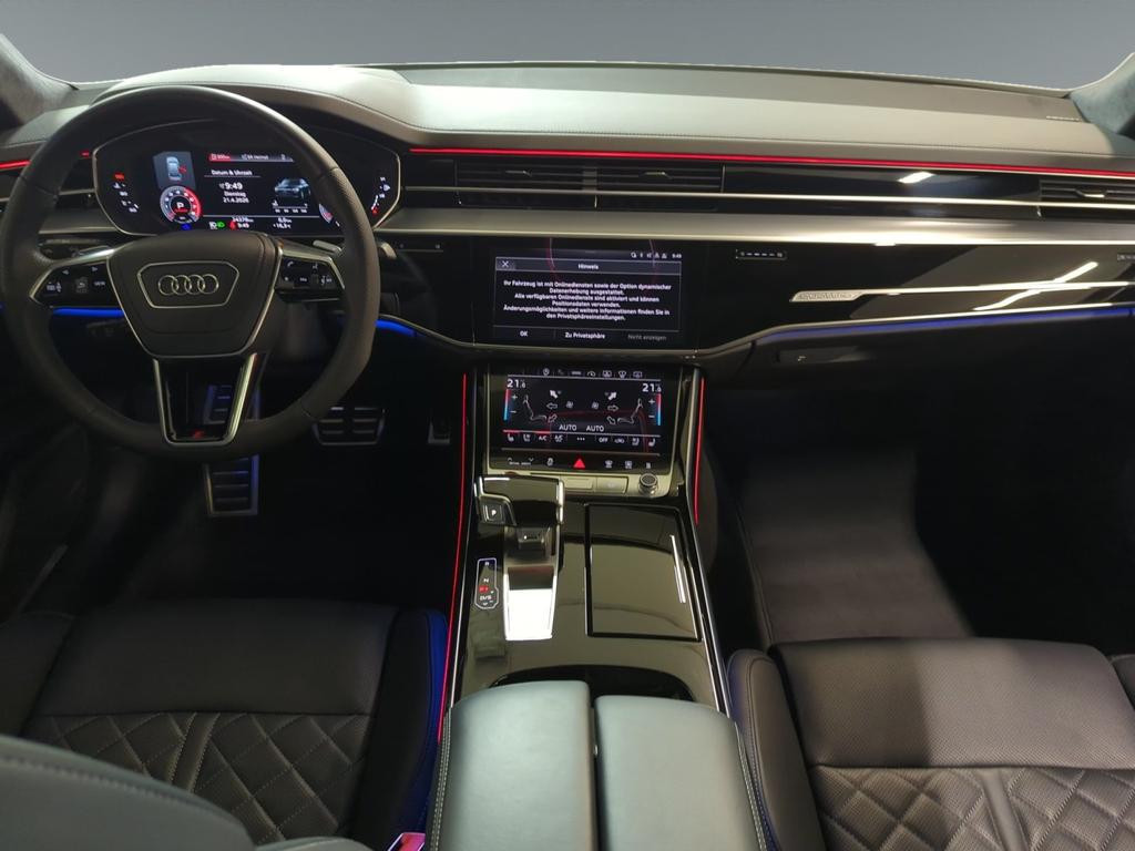 Audi S8