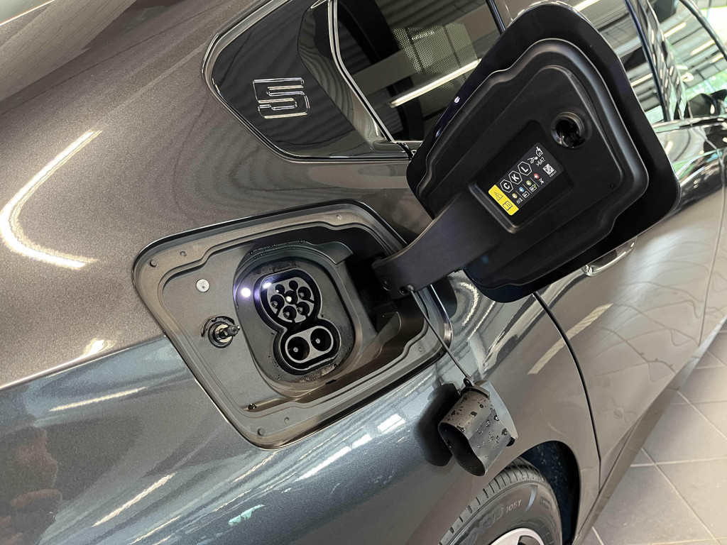 BMW i5