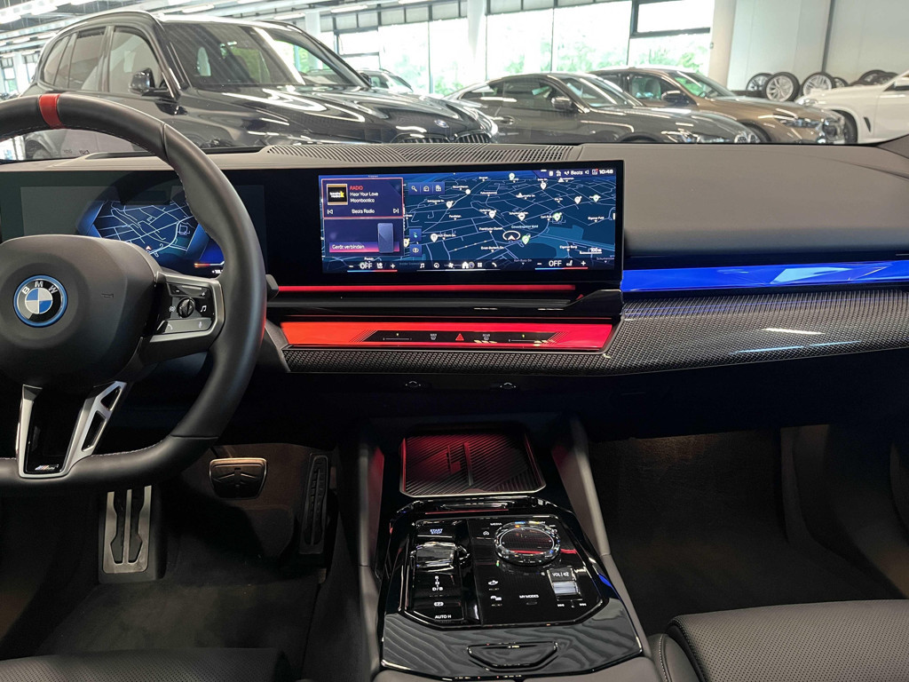 BMW i5