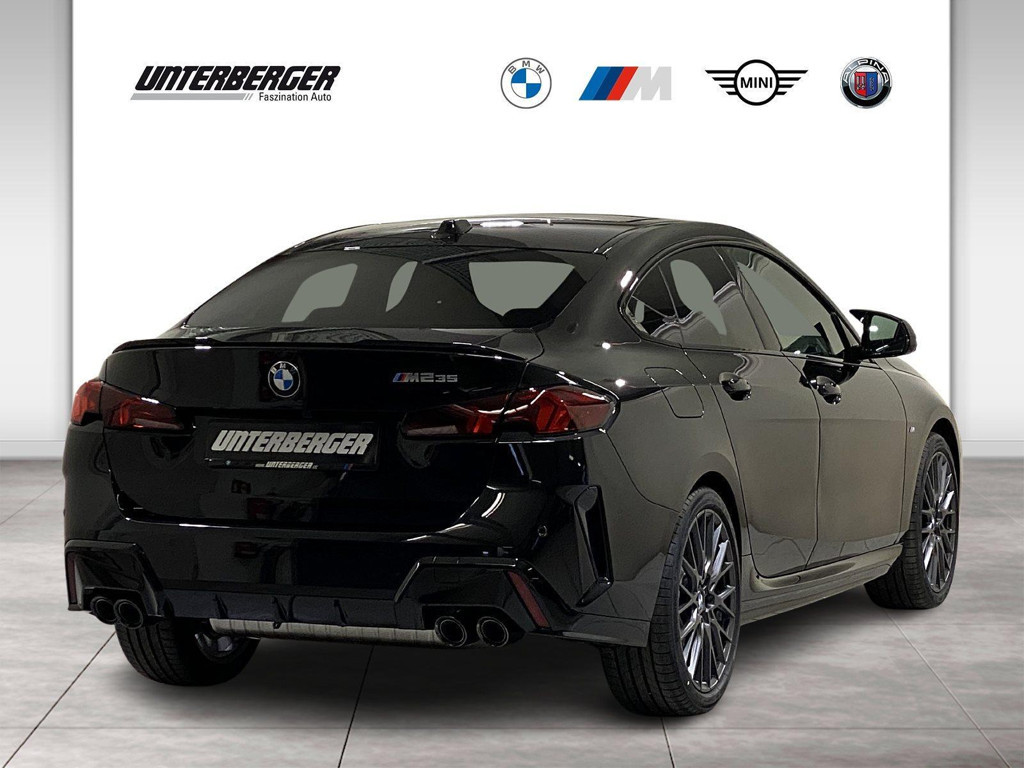 BMW M235