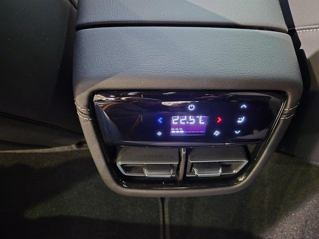 Mazda 6e