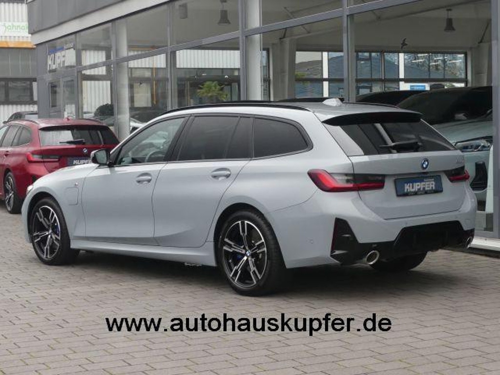 BMW 3 Serie 330 M-Sport Touring 330e