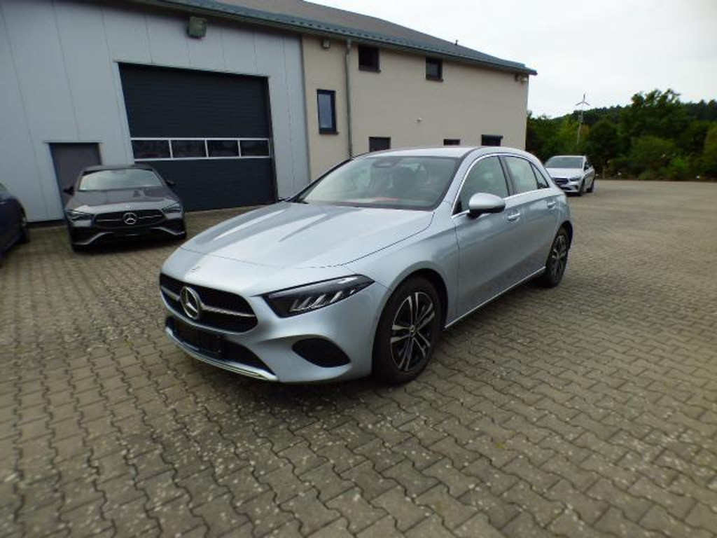 Mercedes-Benz A-Klasse A 200 Advanced Plus AHK Memory Verkehrsassist