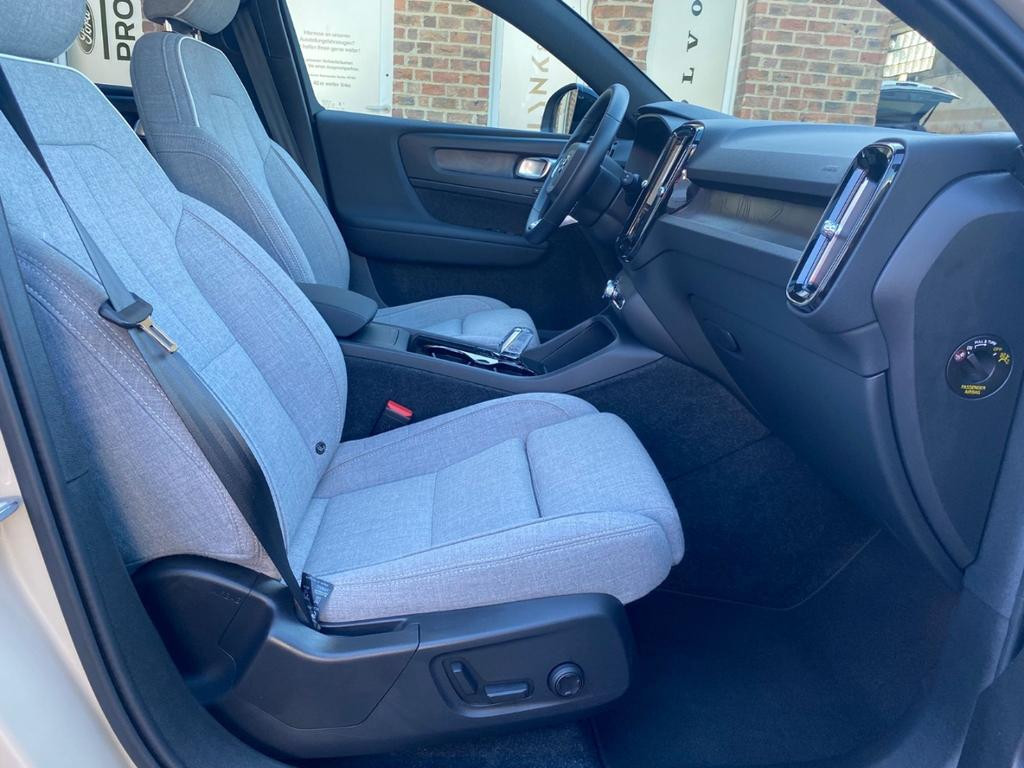 Volvo EX40