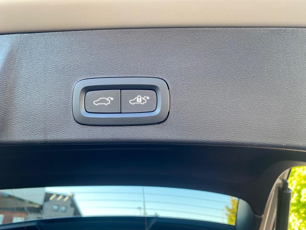 Volvo EX40