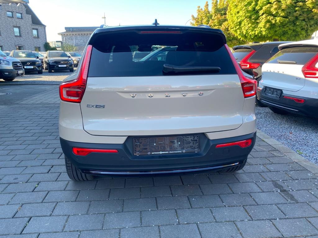 Volvo EX40