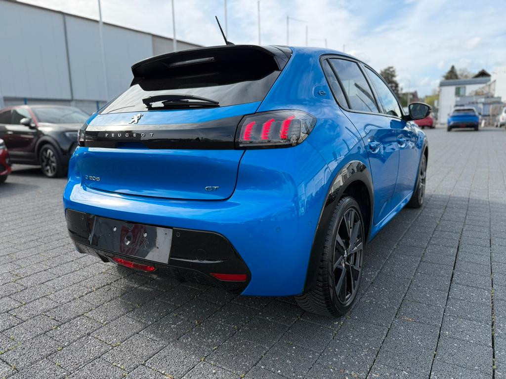 Peugeot e-208