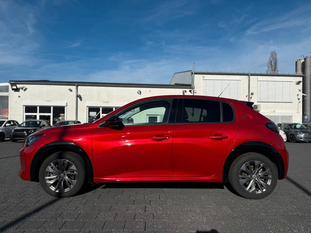 Peugeot e-208