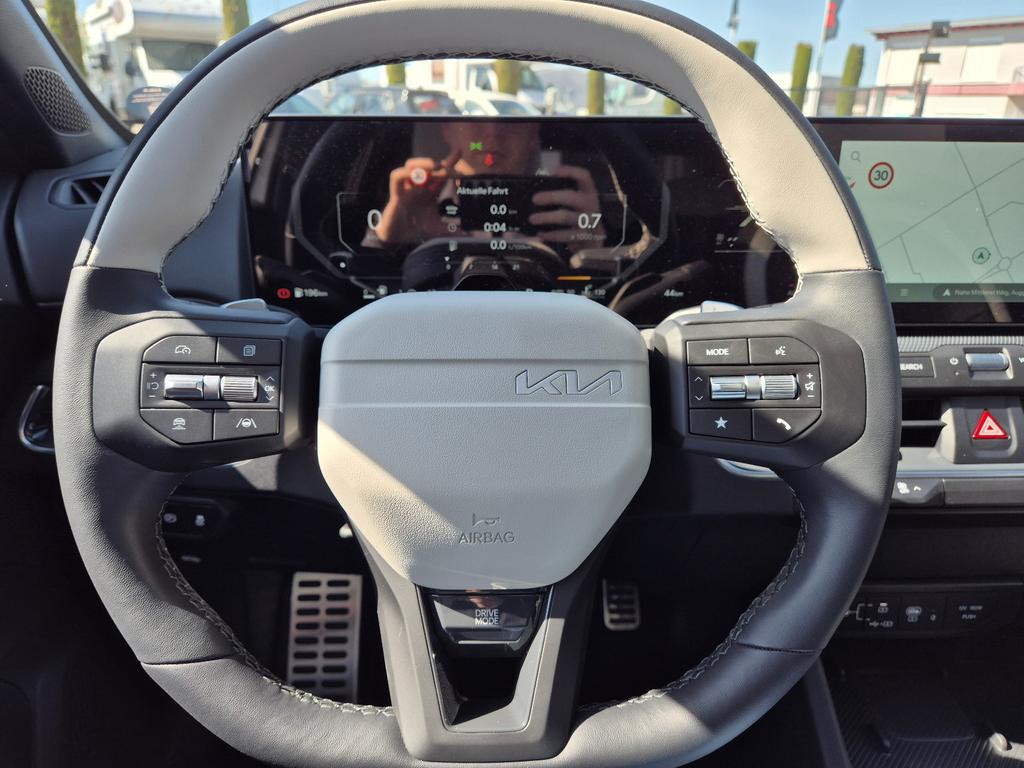 Kia K4