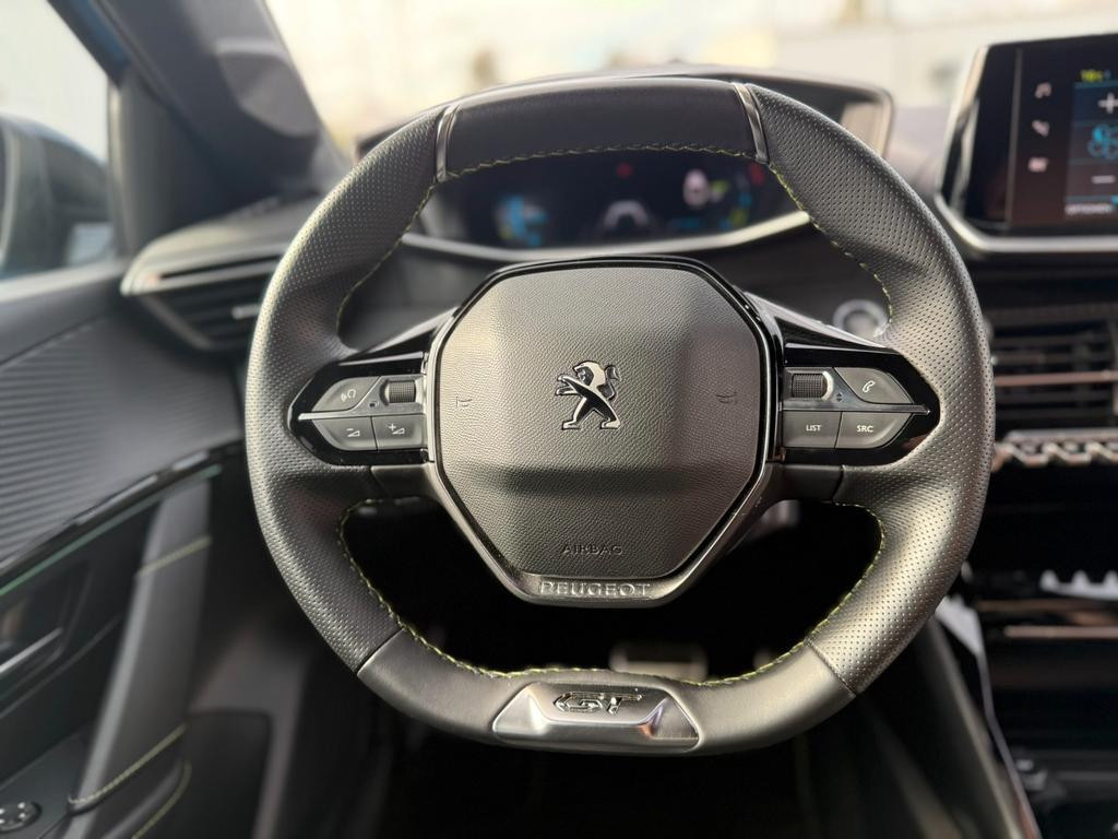 Peugeot e-208
