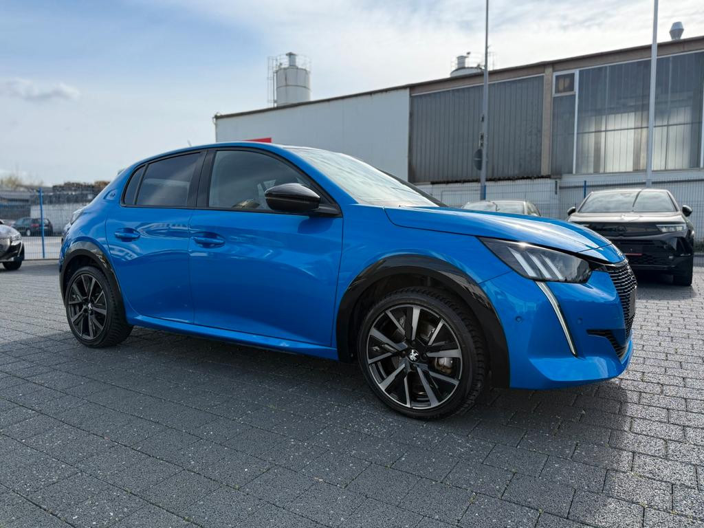 Peugeot e-208