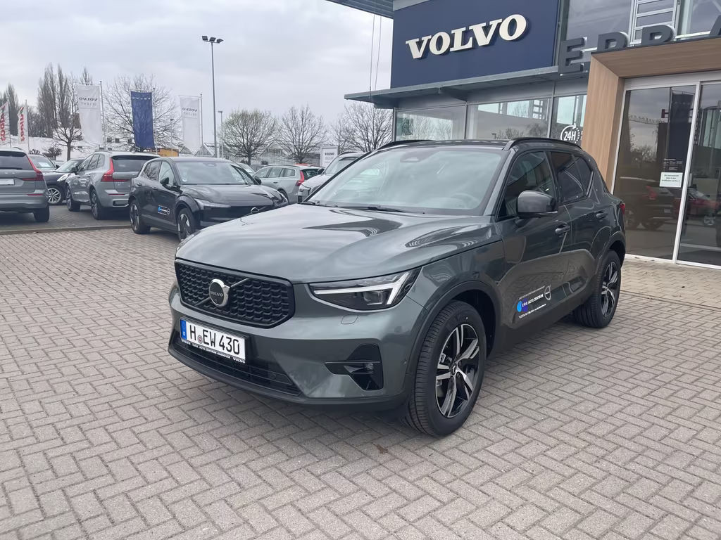 Volvo XC40 Plus Dark