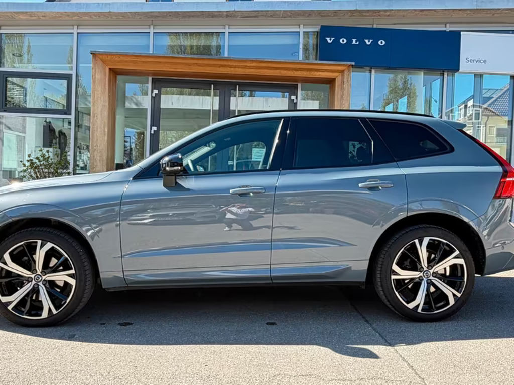 Volvo XC60 AWD Plus Dark