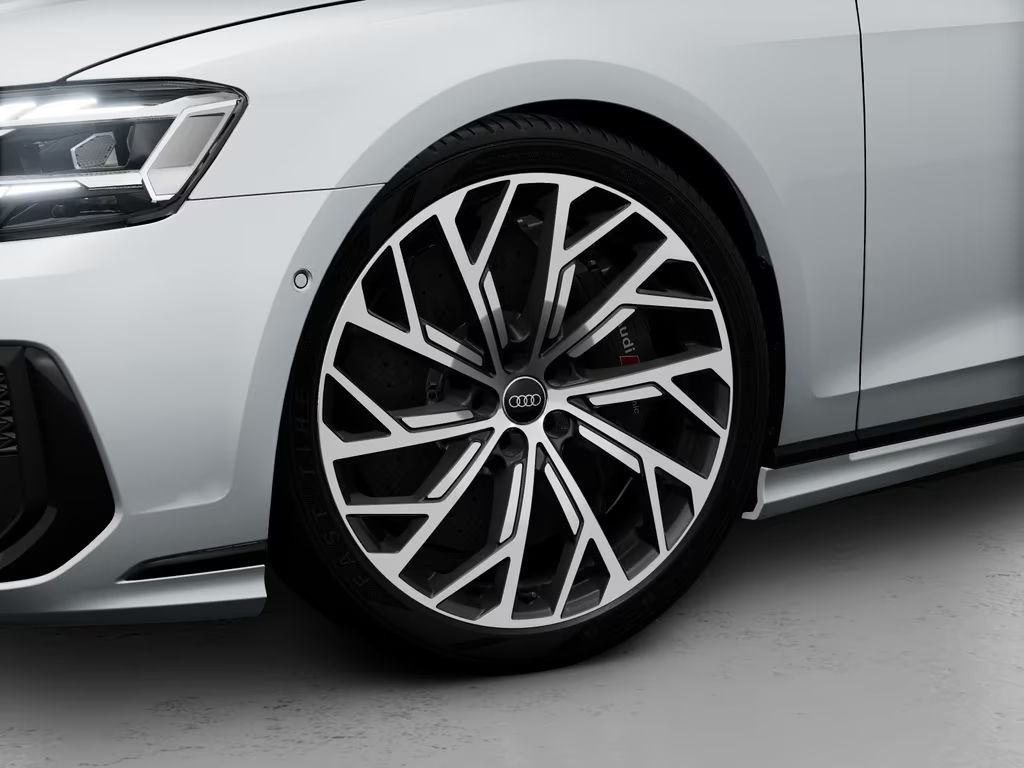 Audi S8