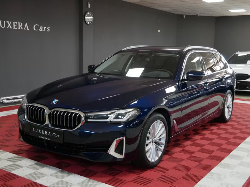 BMW 5 Serie 530 Luxury Line xDrive Touring 530i