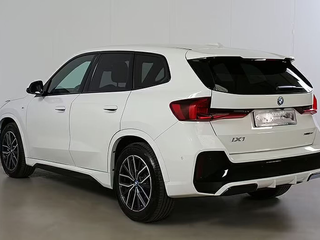 BMW iX1