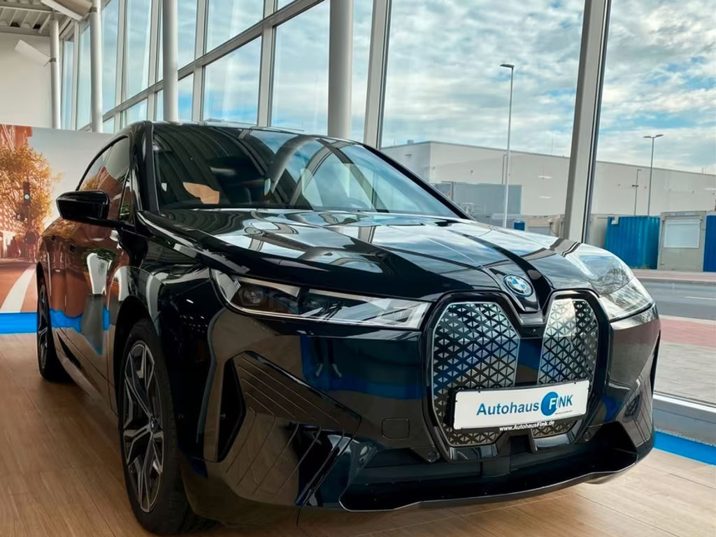 BMW iX xDrive