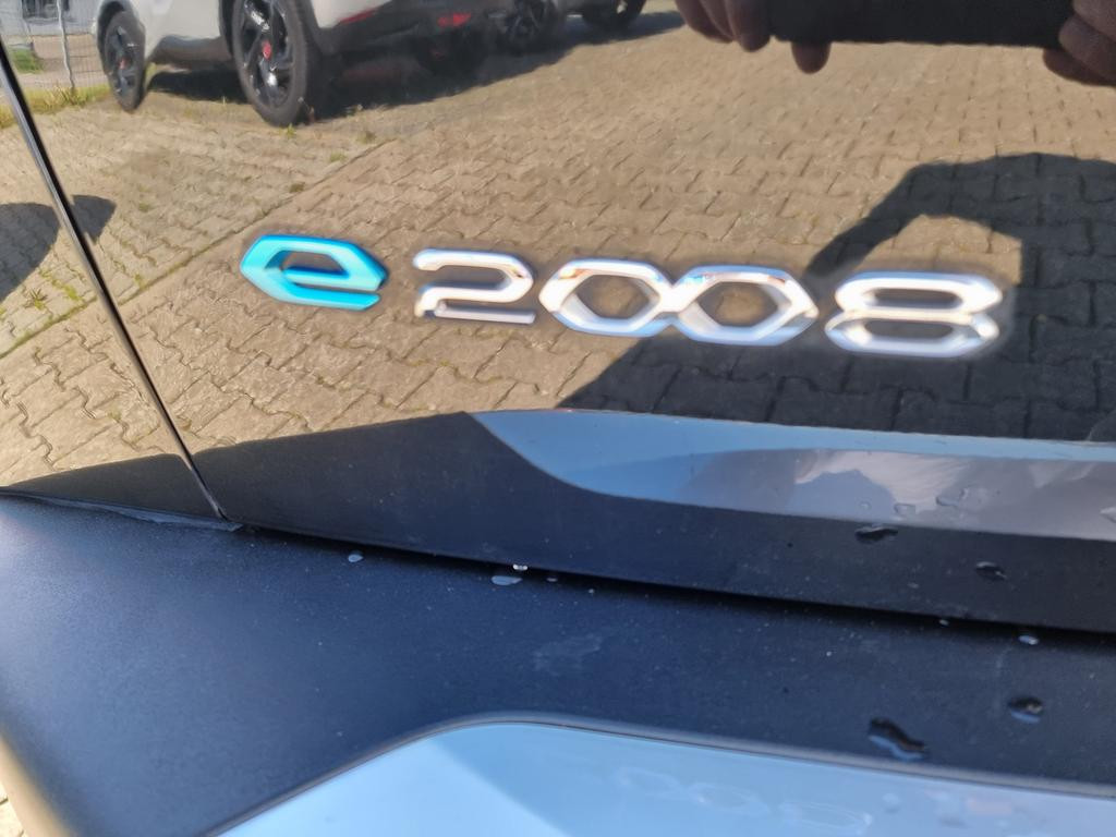 Peugeot e-2008