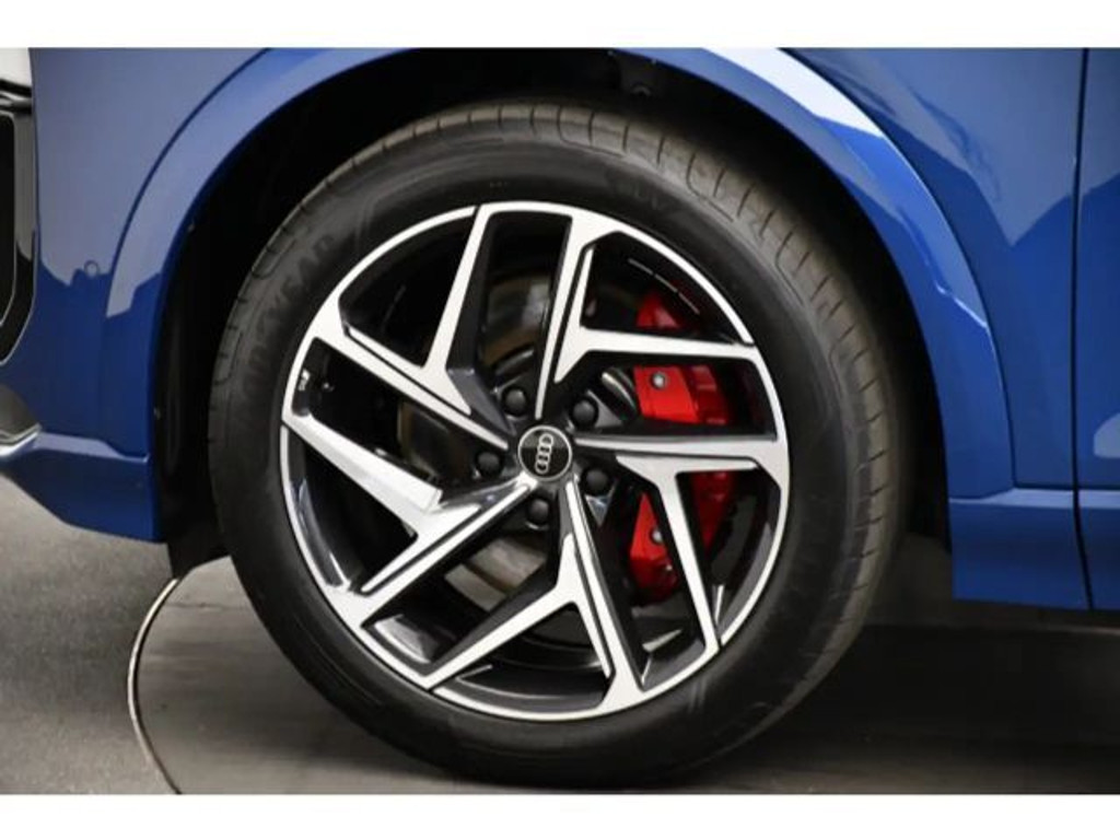 Audi SQ6 e-tron