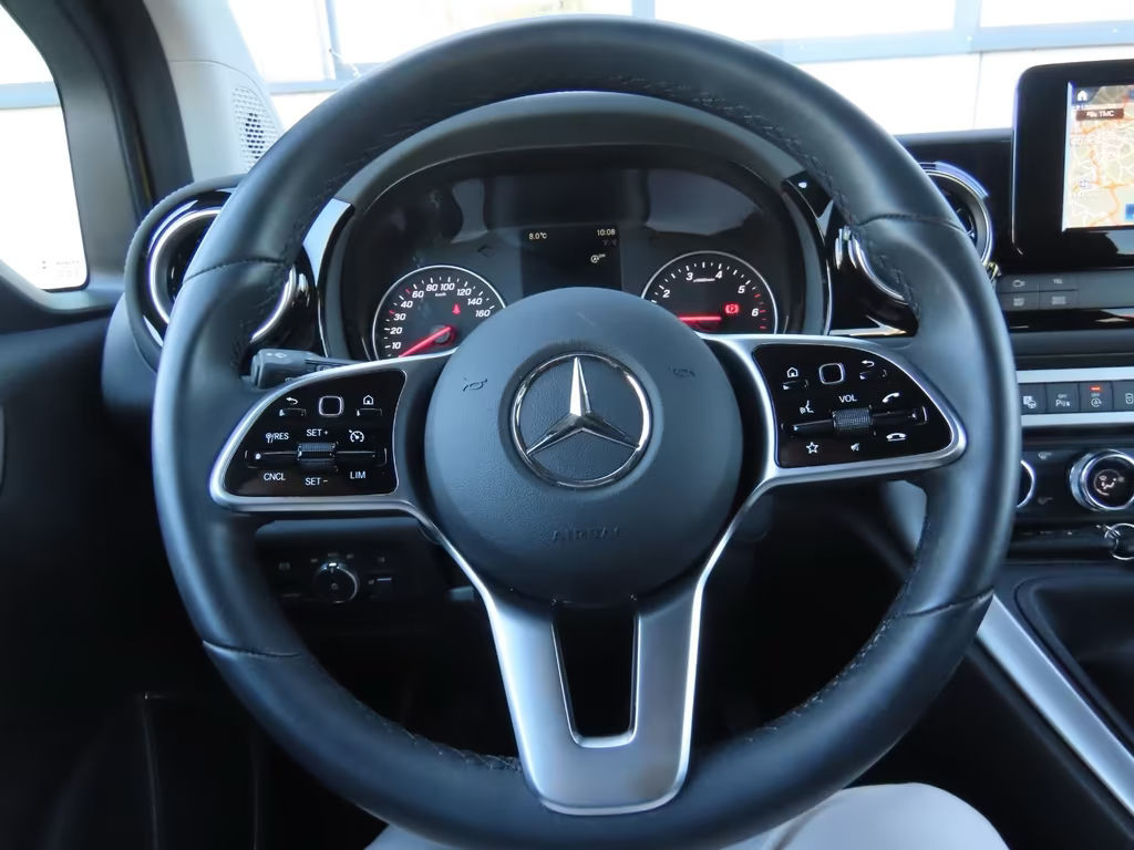 Mercedes-Benz T 180