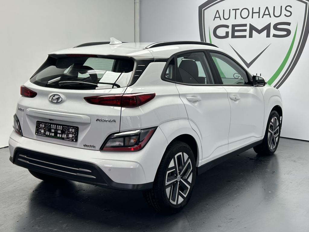 Hyundai Kona Select
