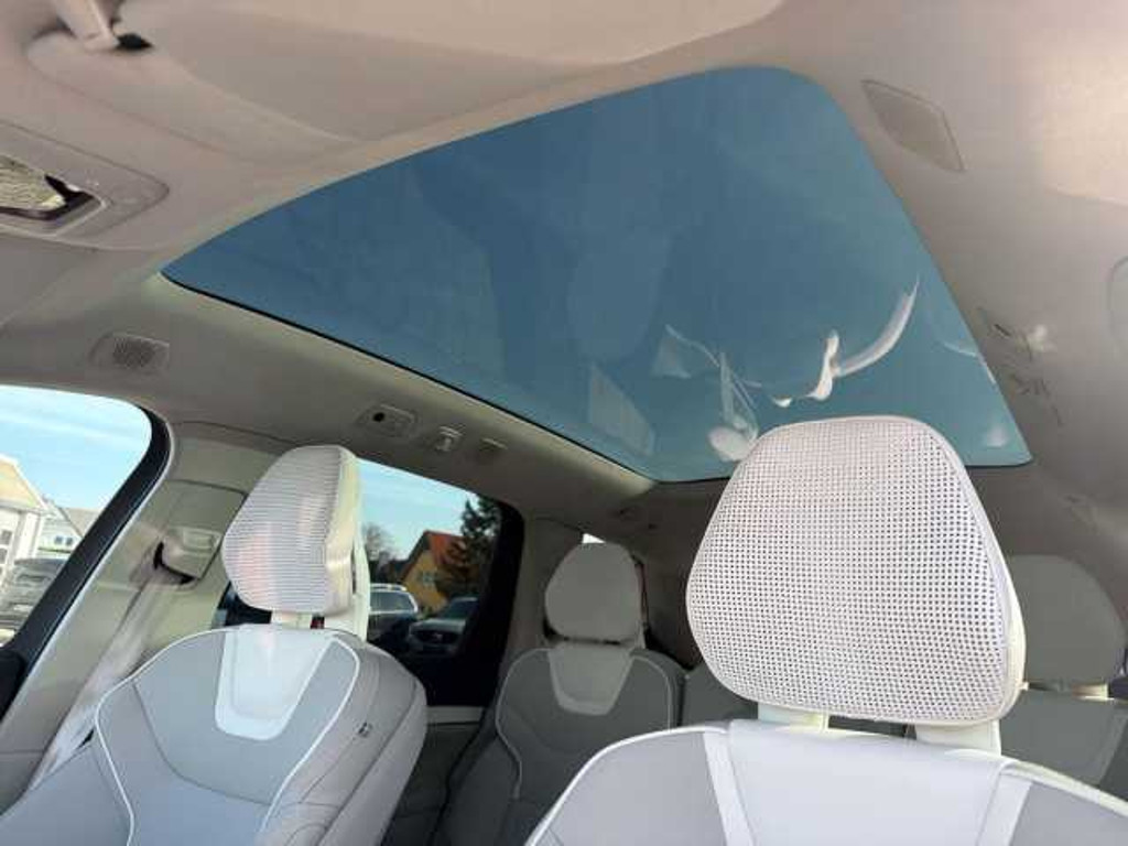Volvo EX90